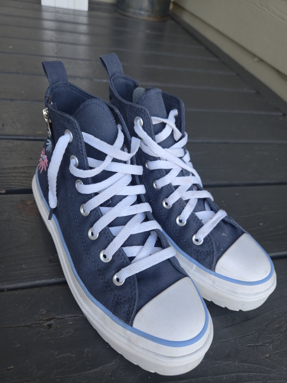 Chuck Taylor All Star Lugged Lift Platform Big Kid - Picture 6 of 13